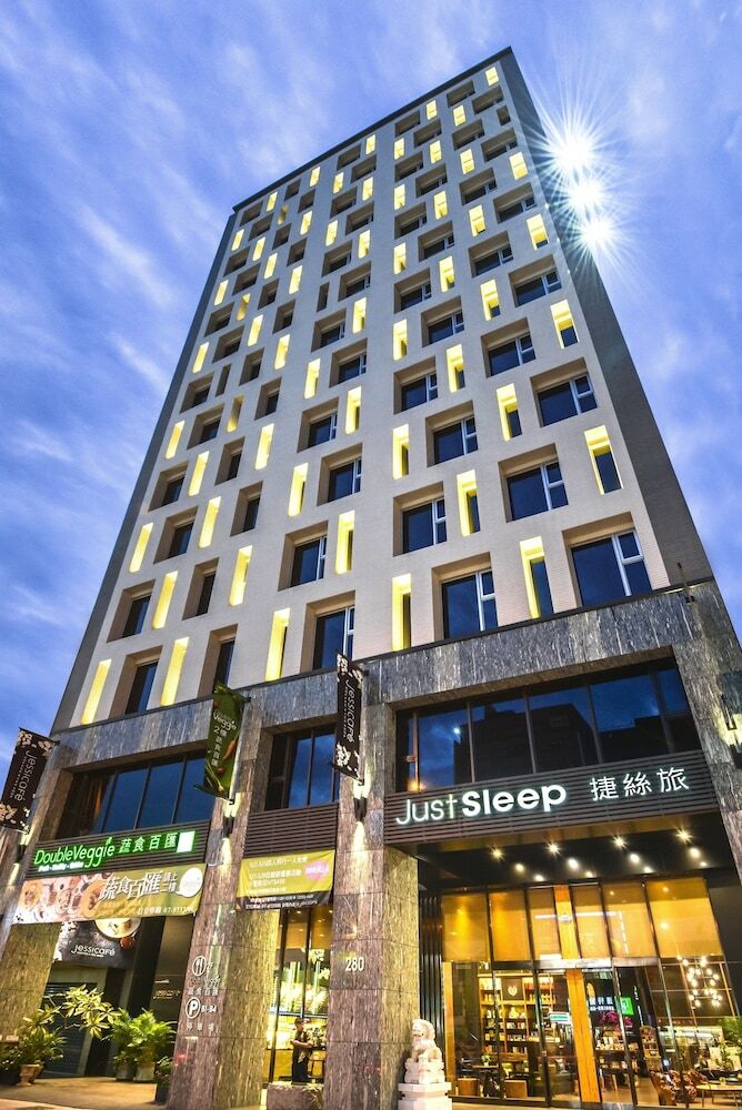Hotel Just Sleep Kaohsiung Station