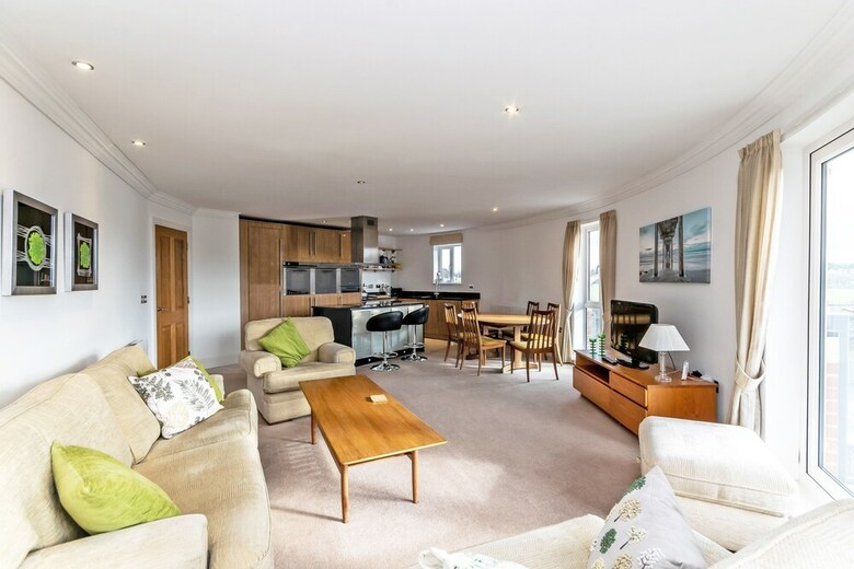 Racecourse Serviced Apartments
