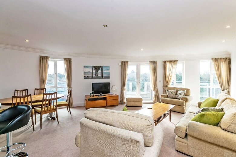 Racecourse Serviced Apartments