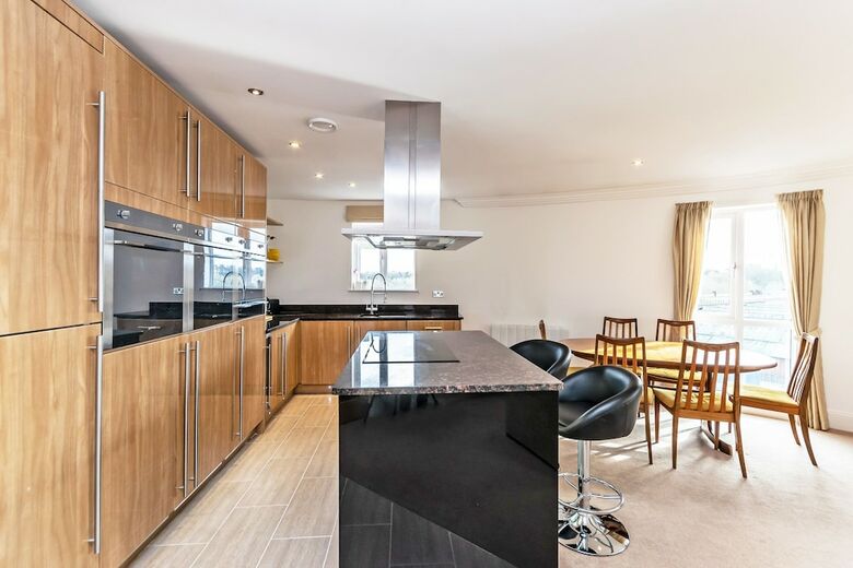 Racecourse Serviced Apartments