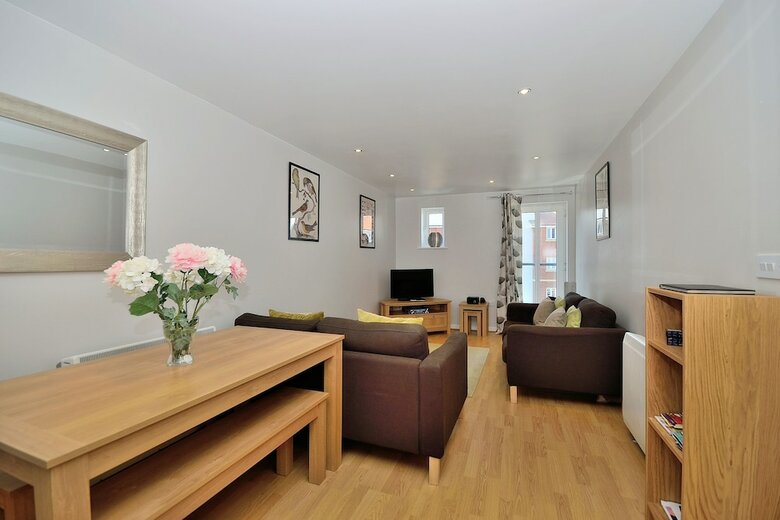 Racecourse Serviced Apartments