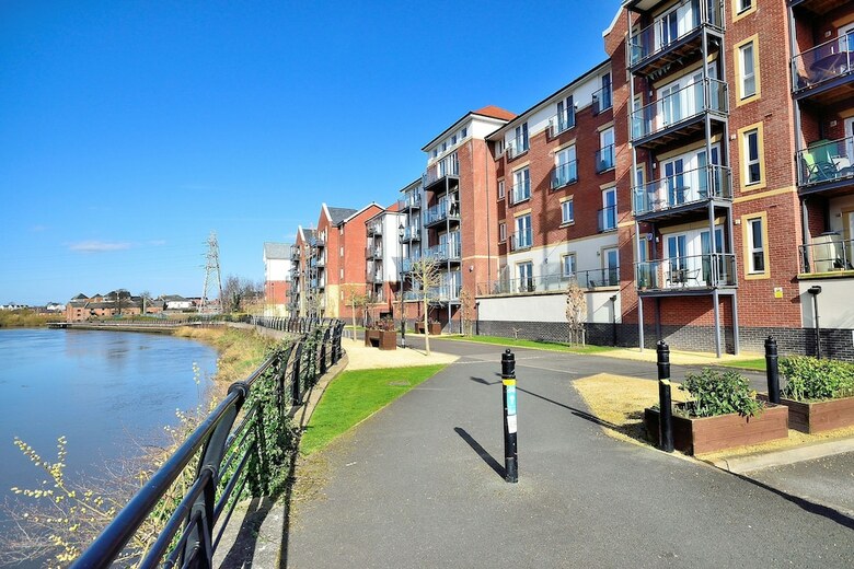 Racecourse Serviced Apartments