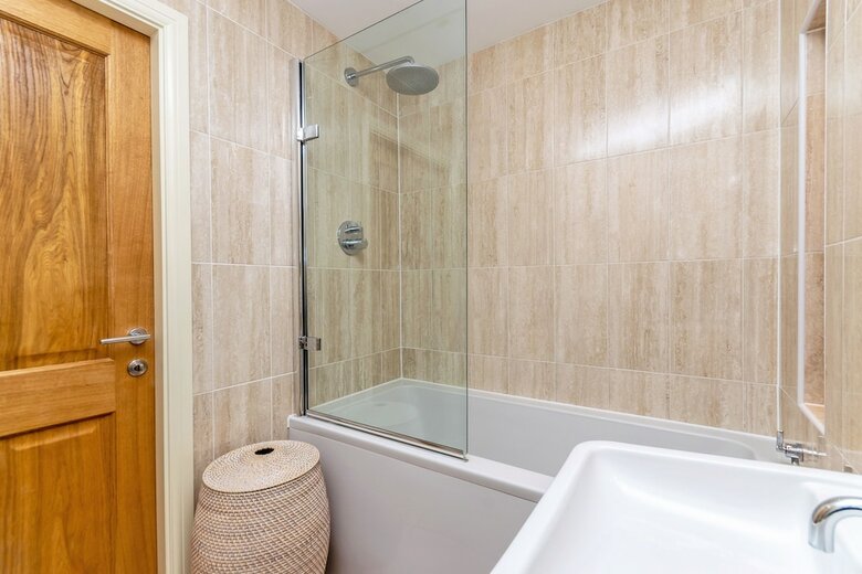 Racecourse Serviced Apartments