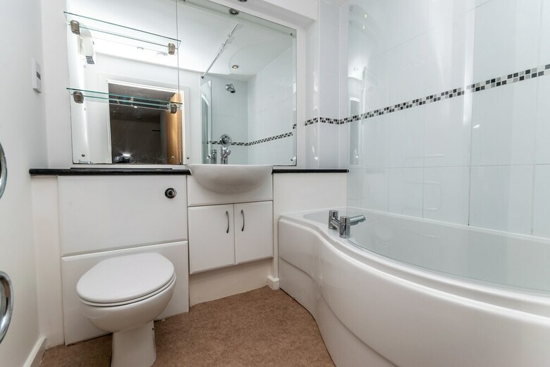 Racecourse Serviced Apartments
