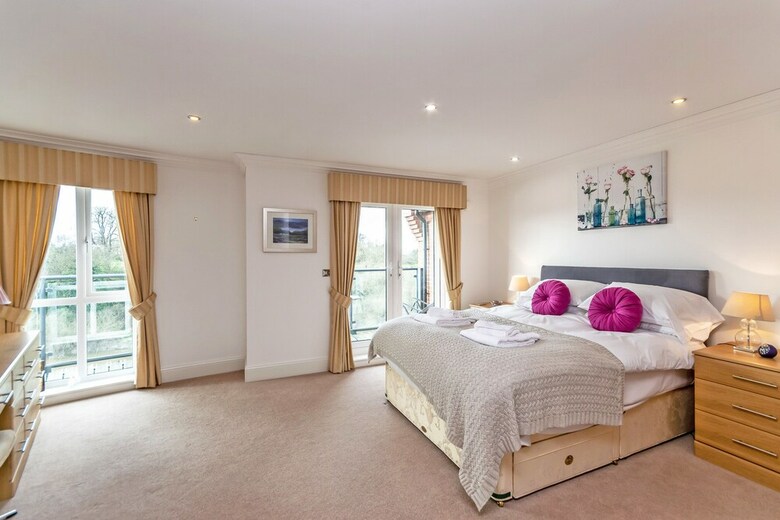 Racecourse Serviced Apartments