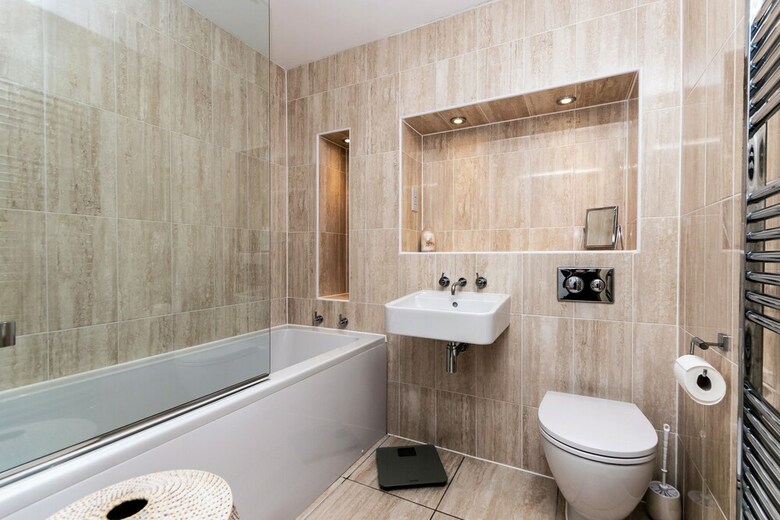 Racecourse Serviced Apartments