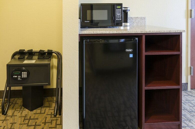 Hotel Cobblestone Inn & Suites - Oberlin