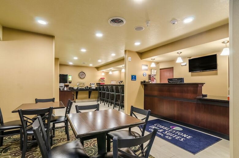 Hotel Cobblestone Inn & Suites - Oberlin