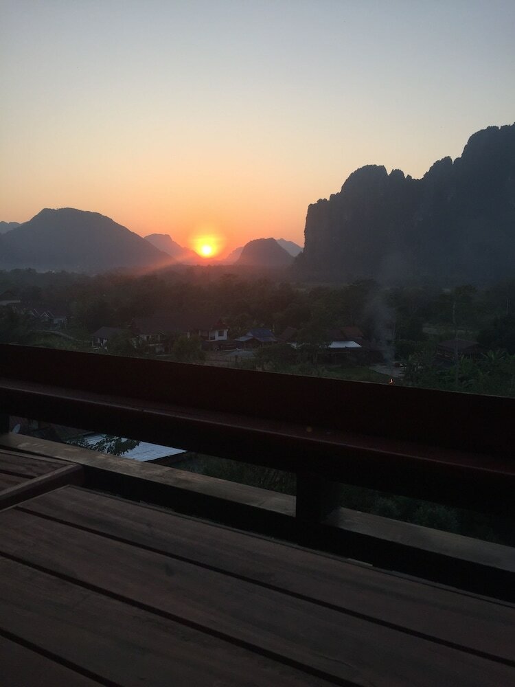 Mountain View Riverside Boutique Hotel