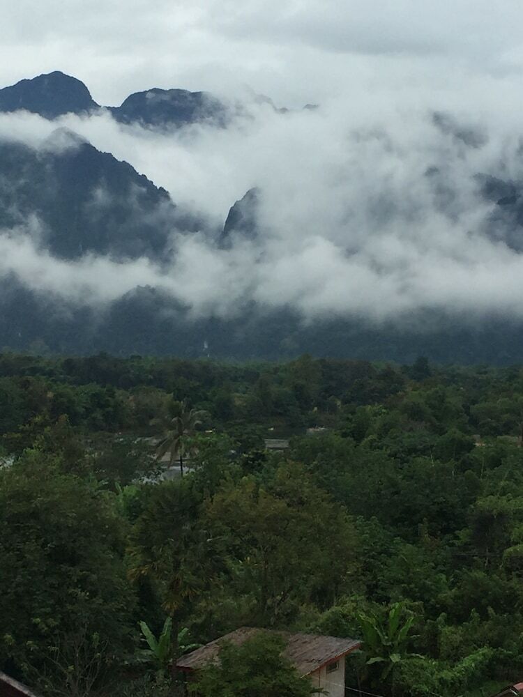 Mountain View Riverside Boutique Hotel