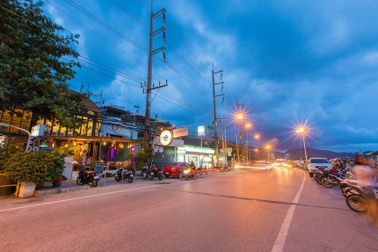 Aparthotel Barefoot Hotel Kalim Beach Front