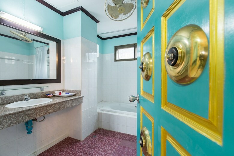 Aparthotel Barefoot Hotel Kalim Beach Front