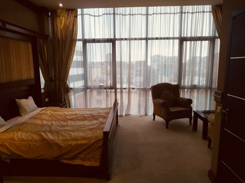 Sun Rise Hotel