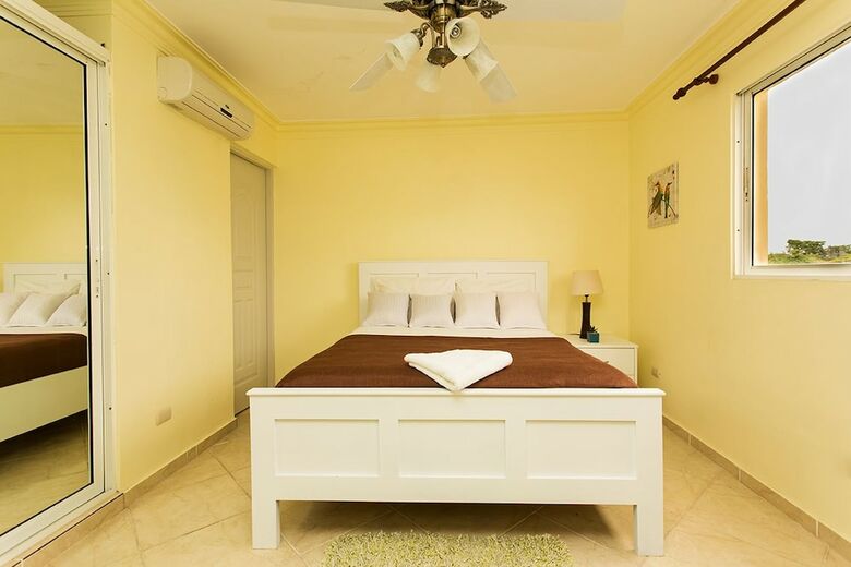 Apartment At Garden Condos
