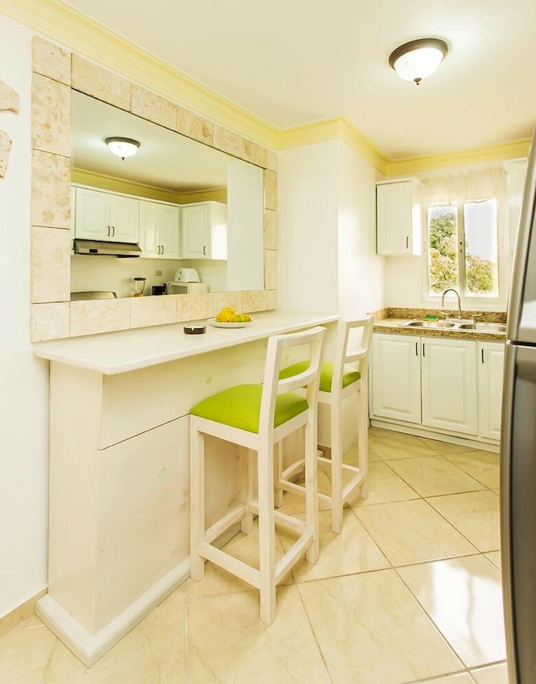 Apartment At Garden Condos