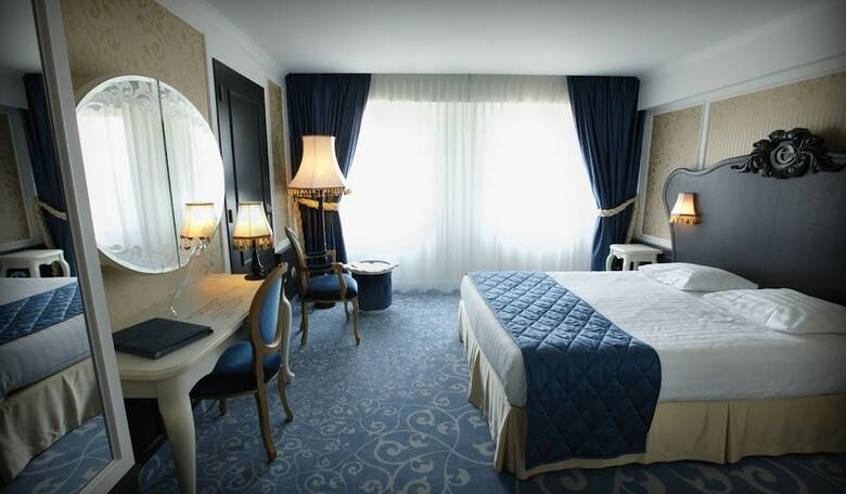 Efteling Hotel - Theme Park Tickets Included
