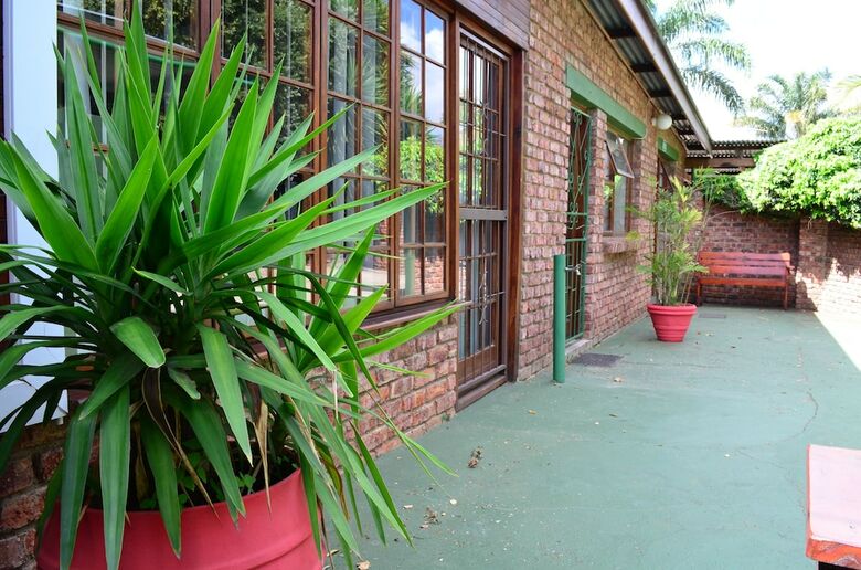 Hotel The Garden Lodge Guest House