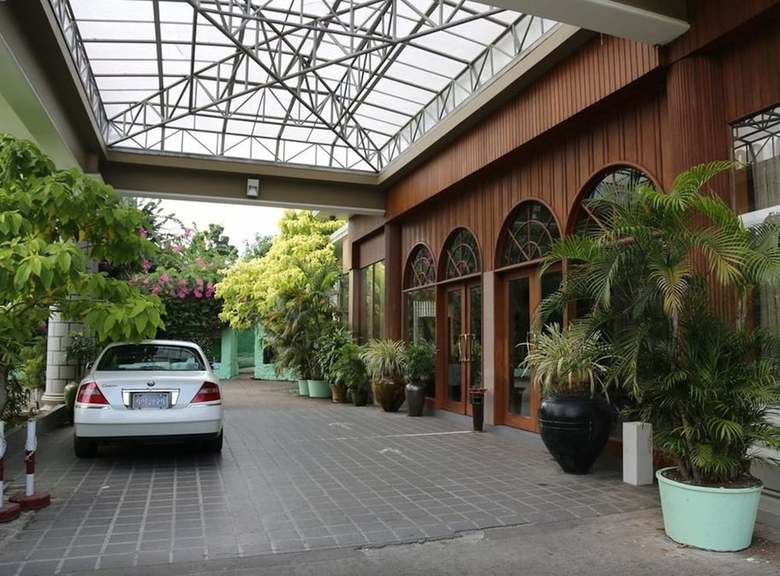 Yuzana Garden Hotel