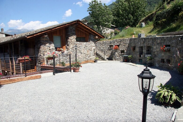 Hostal Ostello Del Castello Tirano