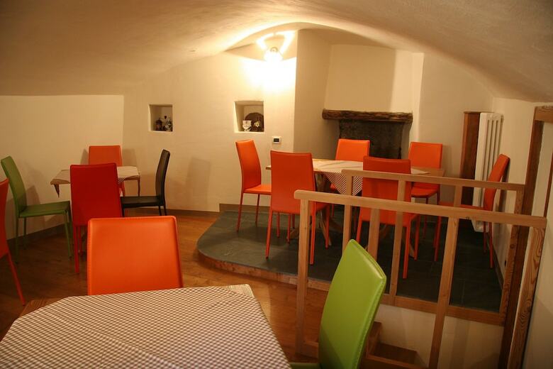 Hostal Ostello Del Castello Tirano
