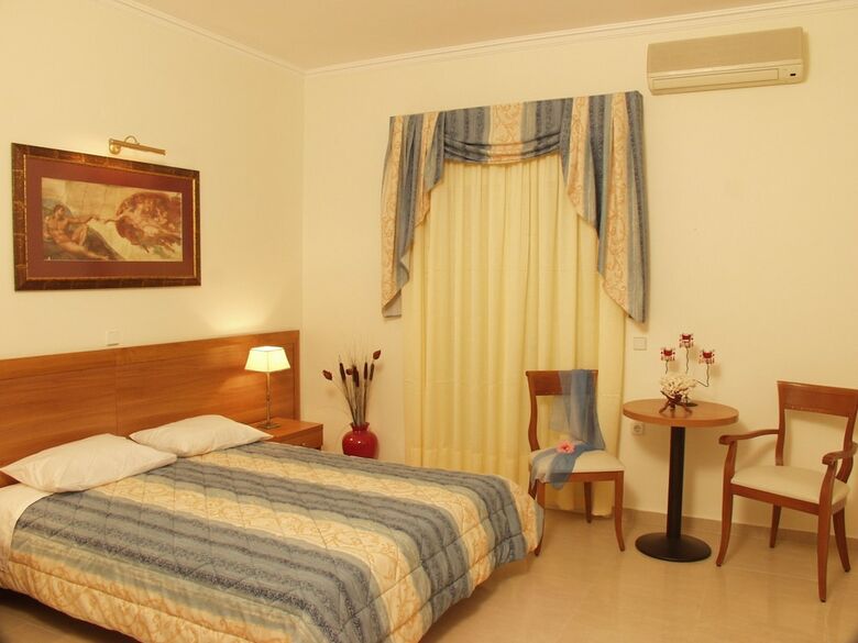 Ionis Art Hotel