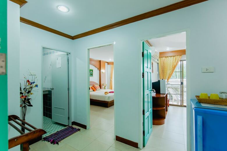 Hotel R.k. Guesthouse