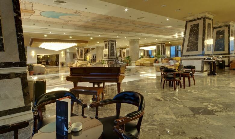 Amc Royal Hotel & Spa