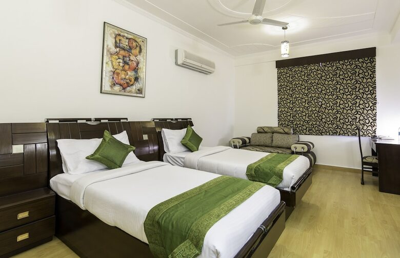 Hotel Treebo Four Sight Sector - 14 Gurgaon