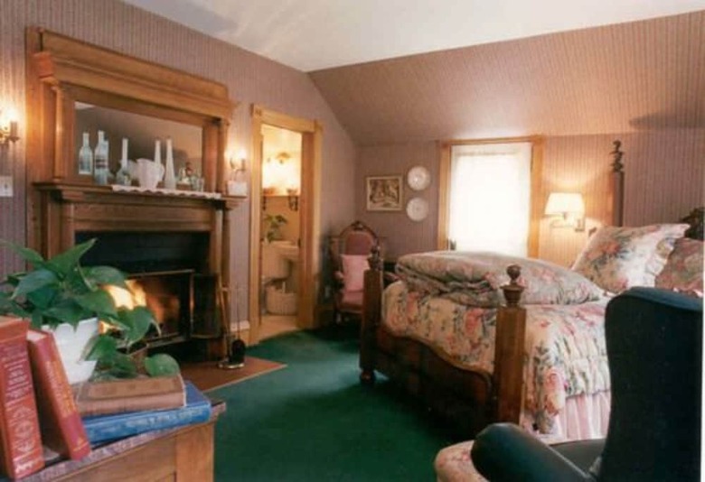 Bed & Breakfast White Lace Inn