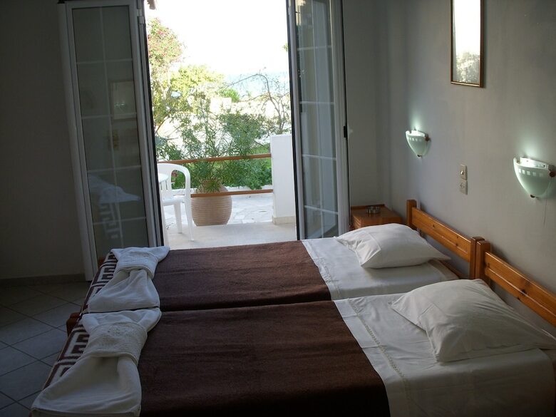 Apartamentos Likourgos Beach