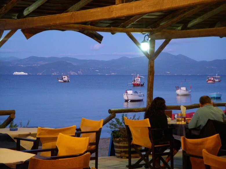 Apartamentos Likourgos Beach