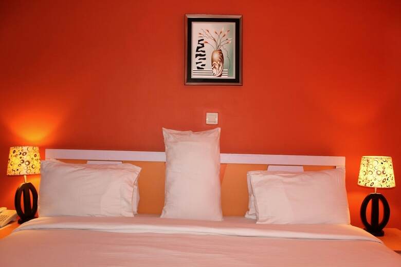 Springpark Yaad Hotel