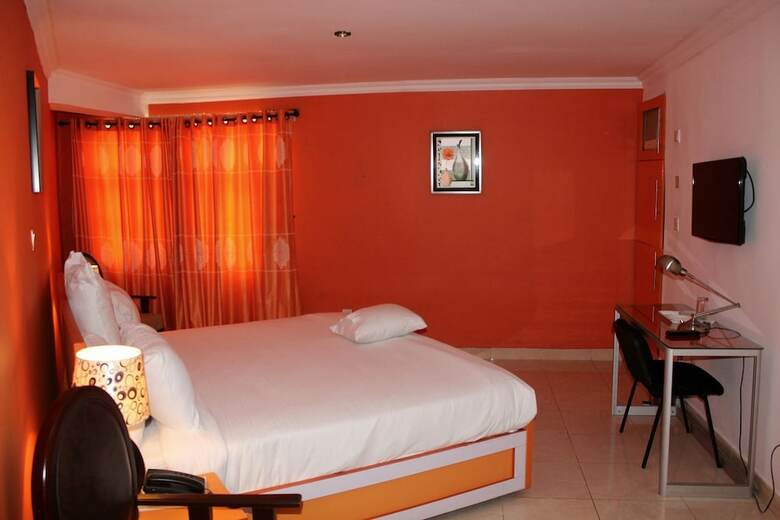 Springpark Yaad Hotel