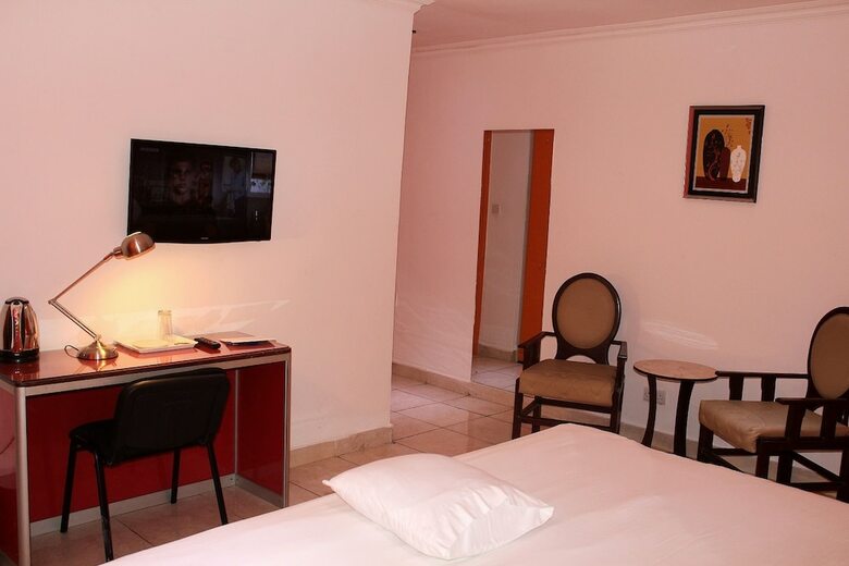 Springpark Yaad Hotel