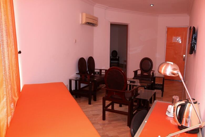 Springpark Yaad Hotel