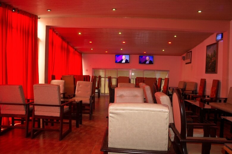 Springpark Yaad Hotel