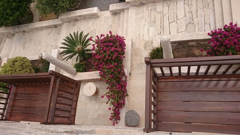 Lithos Traditional Houses