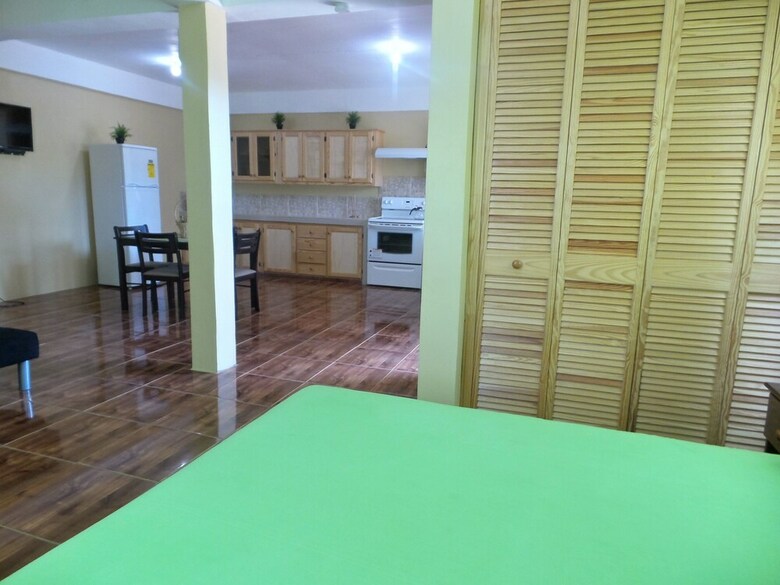 Apartamentos B's Guest House