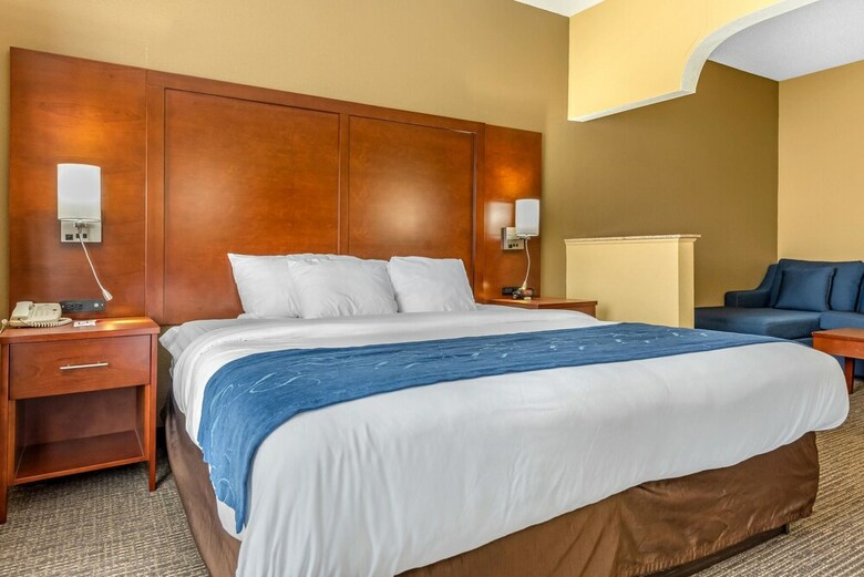 Hotel Comfort Suites Findlay I-75