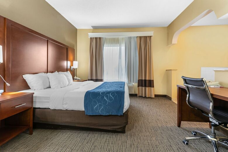Hotel Comfort Suites Findlay I-75