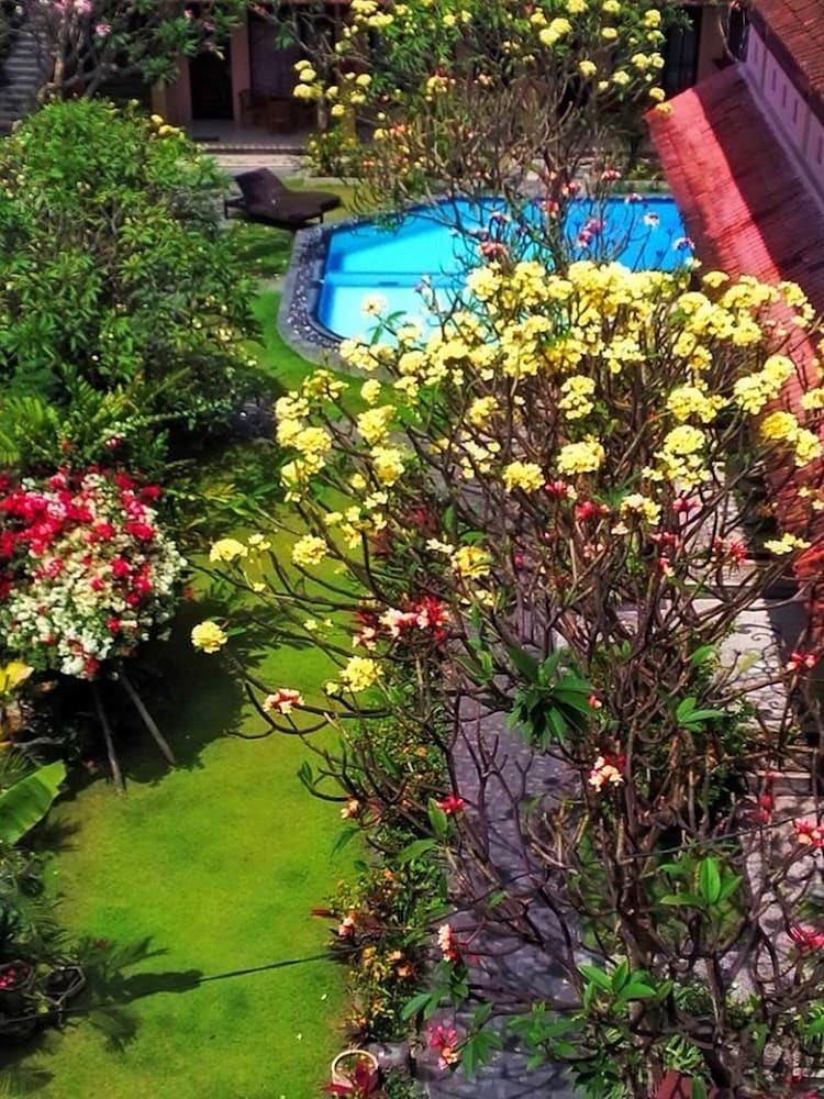Hotel Pesona Beach Inn