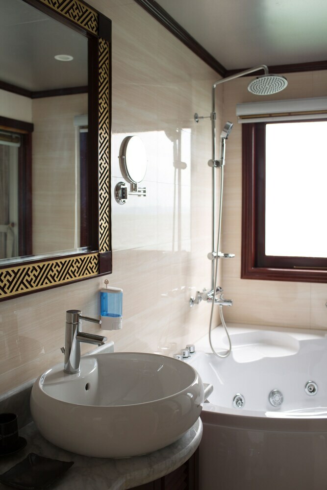 Halong Silversea Cruise