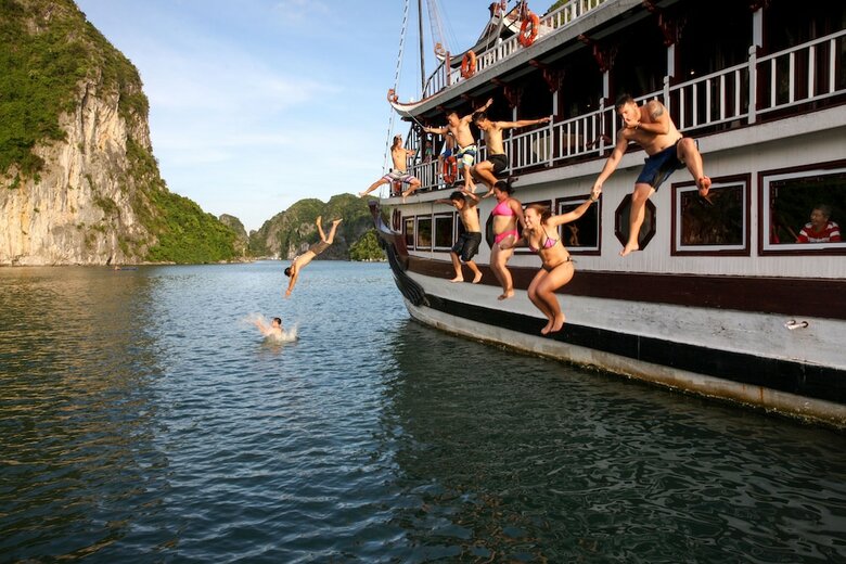 Halong Royal Palace Cruise