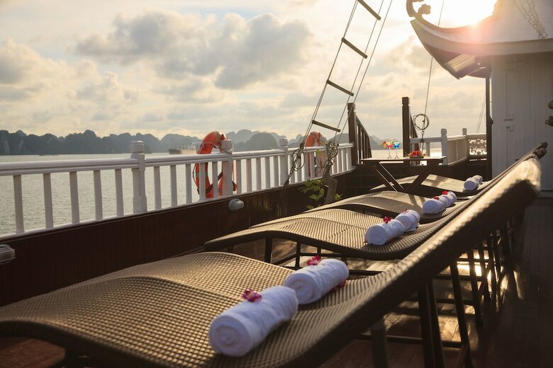 Halong Royal Palace Cruise