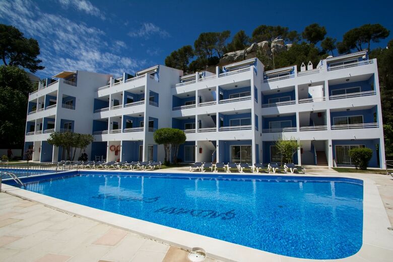 Apartaments Galdana Gardens