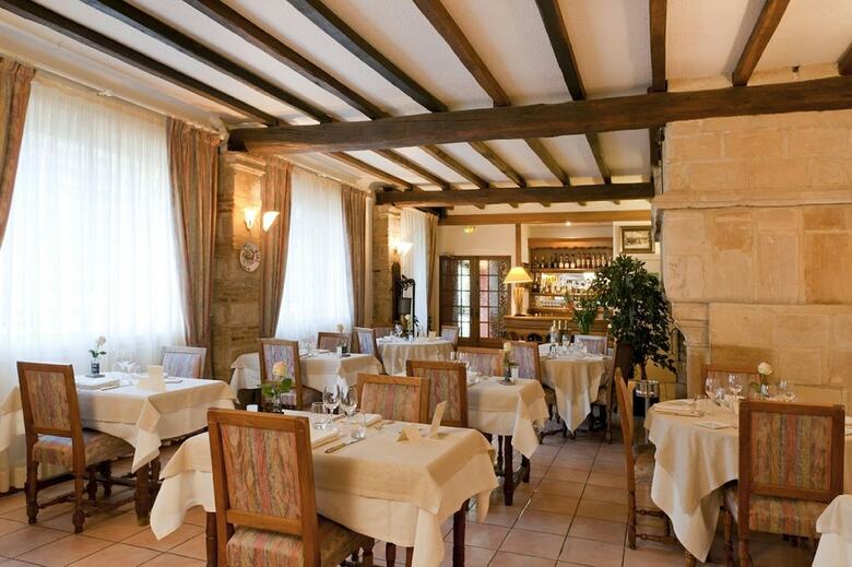Hotel H�tel Restaurant Le Cheval Rouge