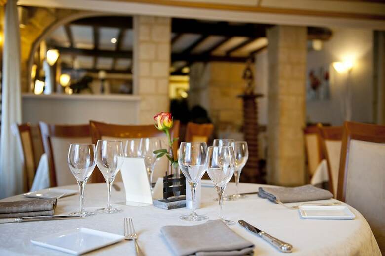 Hotel H�tel Restaurant Le Cheval Rouge