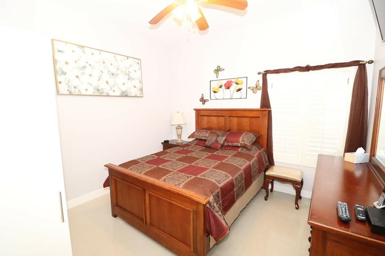 La Isla Condominiums By Cheap Getaway
