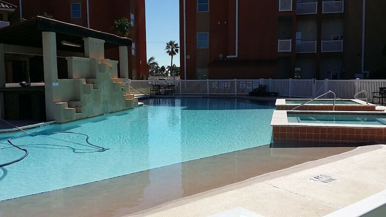 La Isla Condominiums By Cheap Getaway