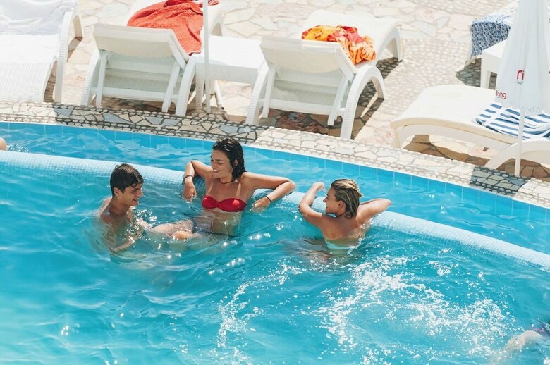 Bougainville Bay Hotel